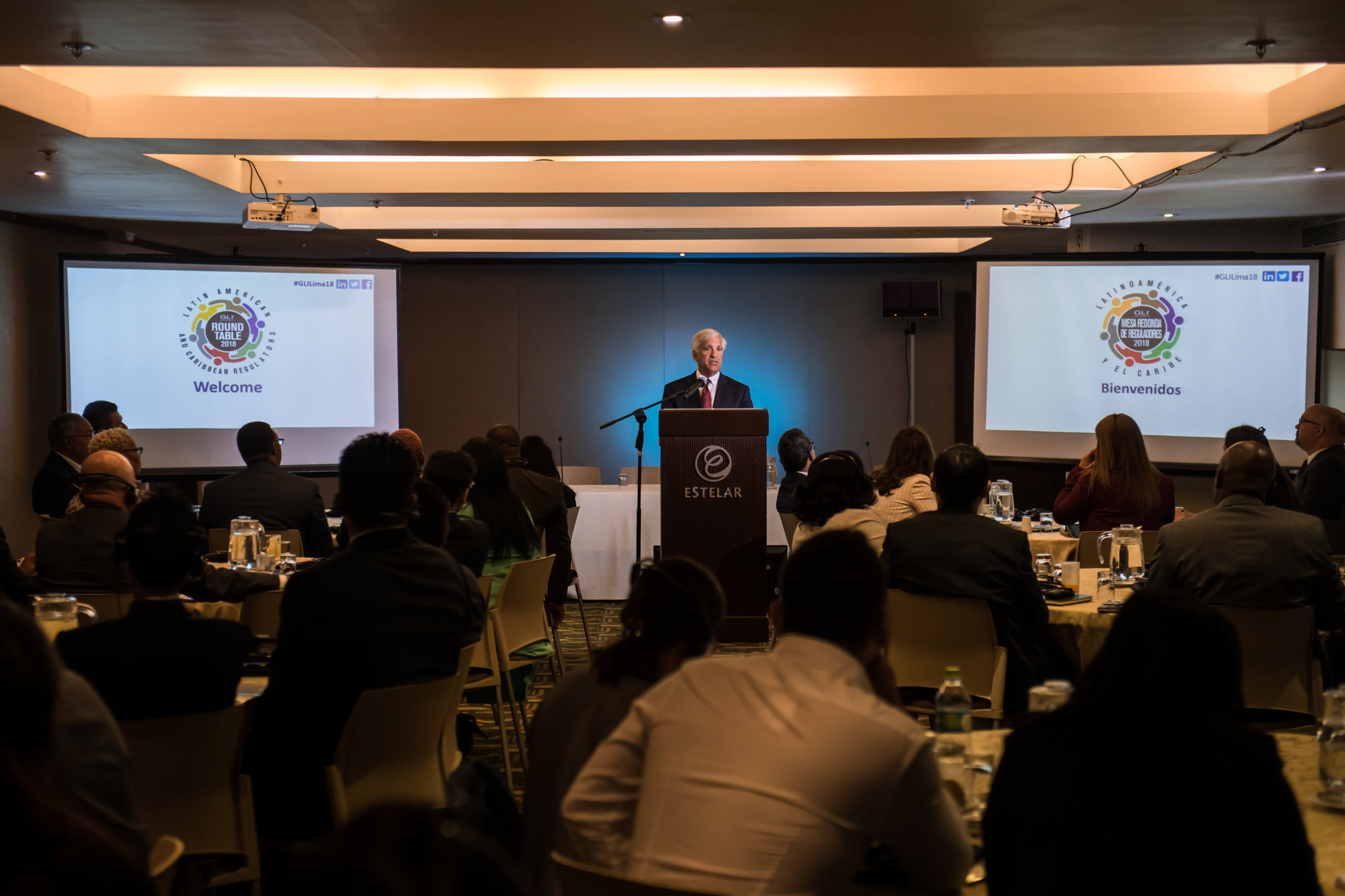 El Director Ejecutivo de GLI, James Maida, pronuncia un discurso en la mesa redonda de reguladores de América Latina y el Caribe 2018